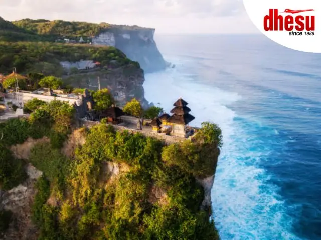 Kecak Fire Dance Uluwatu Temple clifftop Bali sunset ocean