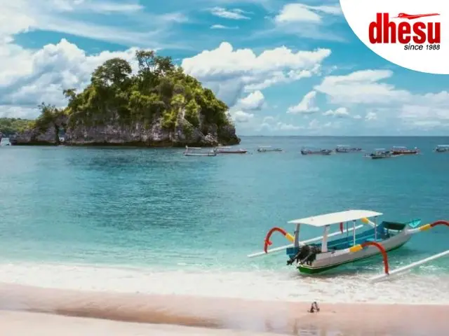 Crystal Bay with clear turquoise water and coral reefs on Nusa Penida island